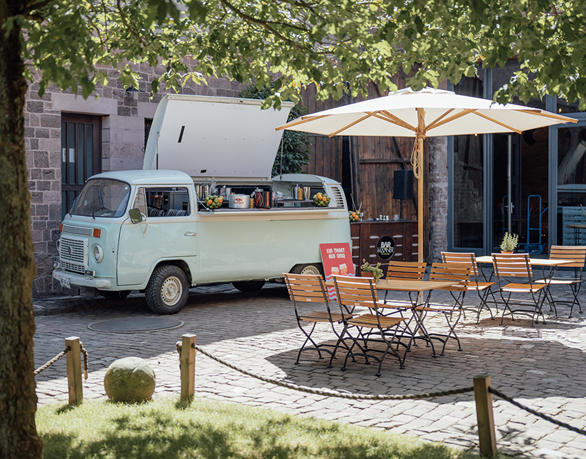 Aperitif im Innenhof