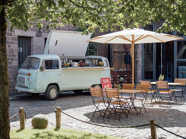 Aperitif im Innenhof