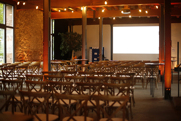 Reihenbestuhlung für 300 Personen im Gräfin von Berckheim Saal