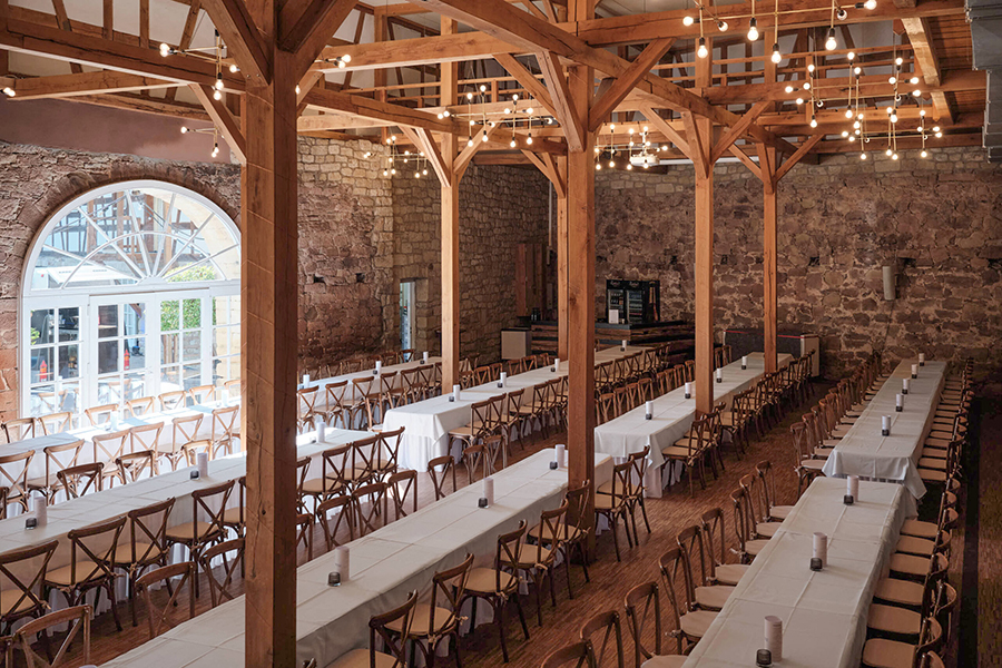 Festsaal mit Bankettbestuhlung